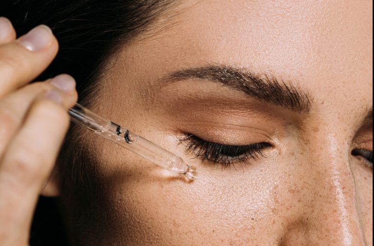 Sérum o crema humectante, ¿qué es mejor para mi piel?